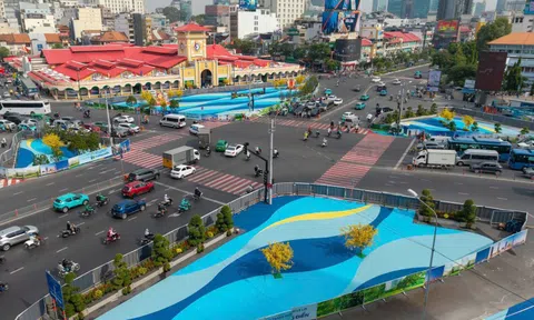 Chủ tịch Hội Kiến trúc sư TPHCM: Màu mái hiện tại của chợ Bến Thành chưa phù hợp