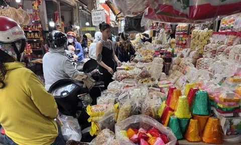 Quà quê ở chợ truyền thống bán chạy