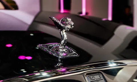 Đến xe điện Rolls-Royce cũng bị lỗi pin