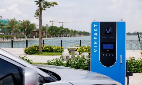 Toan tính của VinFast với chính sách sạc miễn phí xe điện