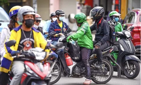 Lý do người dân TPHCM khó bắt được xe công nghệ, cước tăng 2-3 lần