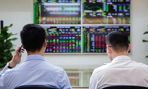 Tự doanh CTCK quay đầu bán ròng 130 tỷ phiên 12/2, cổ phiếu nào bị "xả" mạnh nhất?