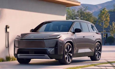 Toyota Highlander thuần điện lần đầu ra mắt