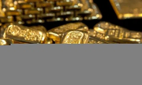 Giá vàng thế giới lại lao dốc