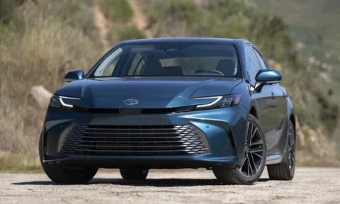 Nghịch lý của Toyota Camry