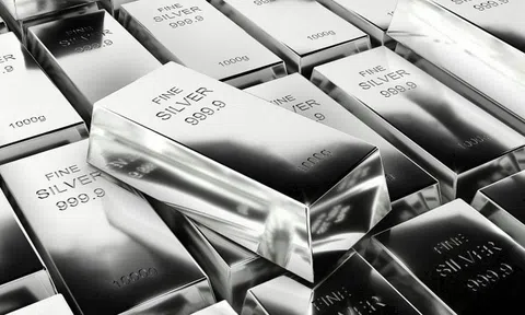 Giá bạc hôm nay 13/2: Bạc thế giới lao dốc, bạc Phú Quý và Ancarat cũng giảm mạnh