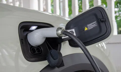 Chơi Tết bằng ôtô điện - phải sạc đầy pin, nên nghỉ dọc đường