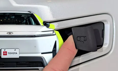 Xe điện Toyota không có tay nắm cửa điện
