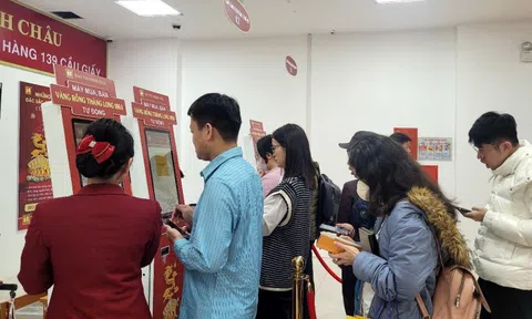 Lần đầu xuất hiện máy bán vàng tự động, chỉ vài thao tác là có vàng mang về