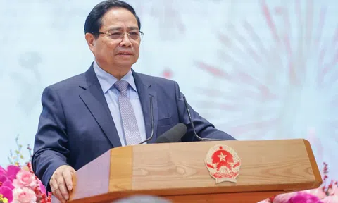 Thủ tướng chỉ đạo "làm việc sớm, vào việc ngay" để đạt tăng trưởng 10% trở lên