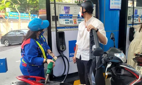 Diễn biến khó lường, giá dầu thế giới biến động tăng, Bộ Công Thương ra chỉ đạo khẩn