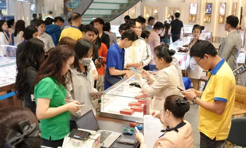 Chứng khoán, vàng, bạc biến động mạnh