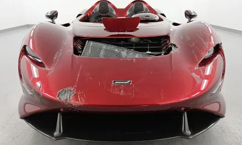 Siêu xe McLaren Elva của doanh nhân Mỹ gặp tai nạn