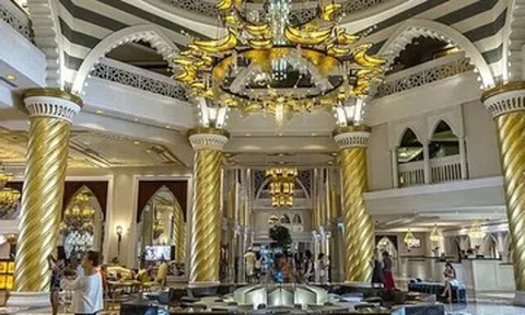 Giới nhà giàu Dubai 'cố thủ' trong hầm trú ẩn ở biệt thự xa hoa