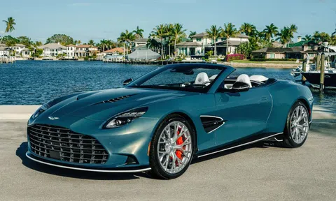 Aston Martin Vanquish Volante Wave Edition độc bản giá 1,1 triệu USD
