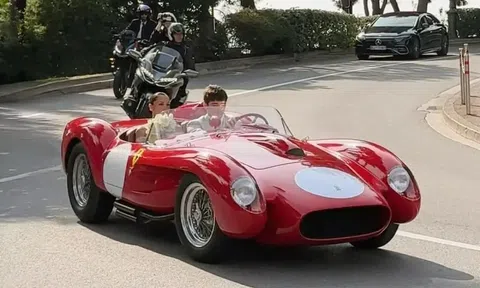 Tay đua F1 'rước dâu' bằng siêu xe Ferrari hơn 40 triệu USD