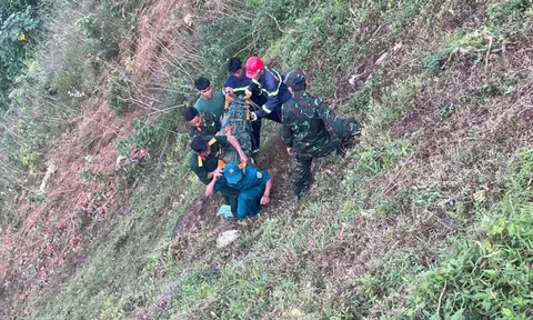 Xe tải lao xuống vực sâu 200 m, 3 người thương vong