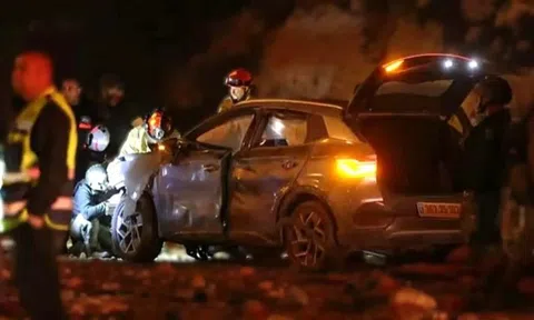 BYD Atto 3 còn nguyên khung dù bị tên lửa 'đâm', 5 người bị thương