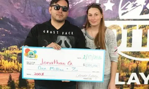 Làm việc áp lực, người đàn ông đi mua vé số bất ngờ trúng giải 1 triệu USD