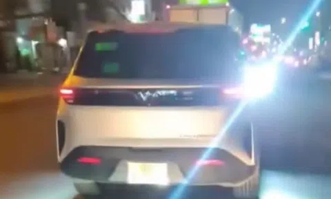 TPHCM: Xử lý tài xế tự ý gắn thêm đèn ô tô gây chói mắt người khác