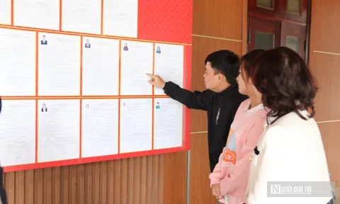 Sinh viên Nghệ An trao niềm tin, gửi kỳ vọng vào từng lá phiếu