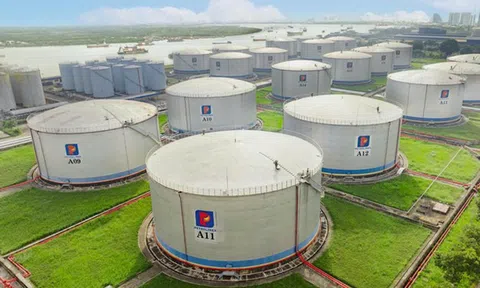 Thủ tướng yêu cầu nghiên cứu nâng dự trữ xăng dầu lên 90 ngày nhập khẩu