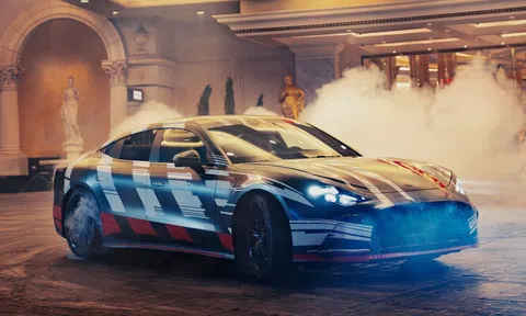 'Siêu xe' điện Mercedes-AMG GT 4-Door Coupe lộ ảnh nội thất