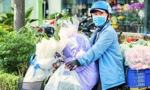 Giá hoa ngày 8-3 tăng mạnh, có loại gấp gần 10 lần