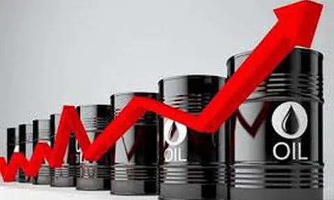 Giá dầu thế giới hôm nay 13/3: Tăng mạnh trên 102 USD/thùng, kéo theo giá xăng trong nước