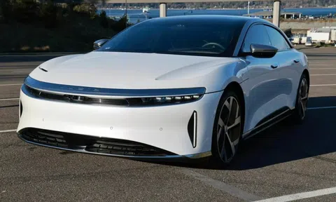 Chiếc sedan điện mất 60% giá trị sau 4 năm