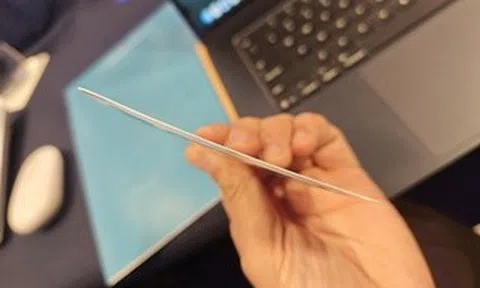 Pin điện thoại mỏng như thẻ ATM của Honor bất ngờ xuất hiện ở Việt Nam