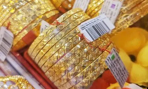 Sáng 17-3, giá vàng miếng SJC giảm trở lại, vẫn bỏ xa giá thế giới