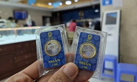 Cuối ngày 17-3, nhiều thương hiệu nâng giá vàng nhẫn trơn bằng với vàng miếng SJC
