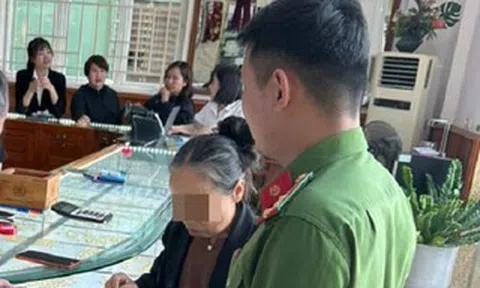 Cụ bà mang 19 chỉ vàng đi bán để chuyển tiền cho kẻ lừa đảo