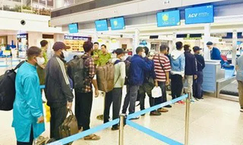 Công an Tây Ninh phát hiện nhiều người nước ngoài lợi dụng visa du lịch để lao động “chui”