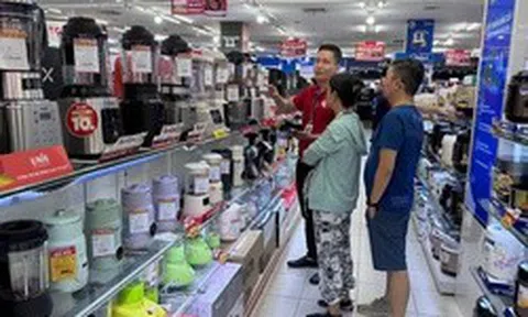 Điện máy, công nghệ "nhấp nhổm" tăng giá