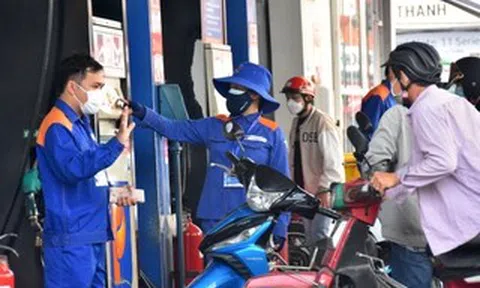 Bộ Tài chính đề xuất giảm thuế bảo vệ môi trường với xăng dầu