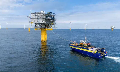 Thách thức không ngờ khi tàu thủy chạy điện ồ ạt vươn khơi