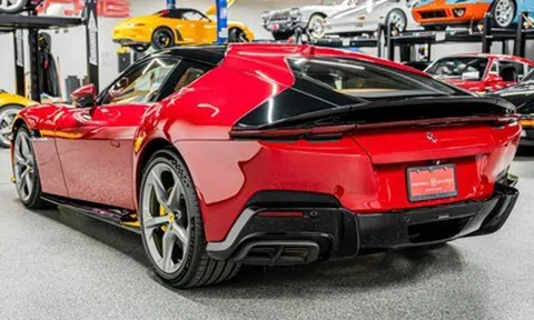 Ferrari triệu hồi mẫu V12 mới vì kính không đủ an toàn về tầm nhìn