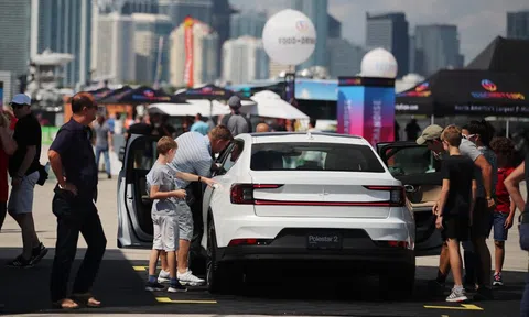 Xe điện tại Mỹ có diễn biến lạ