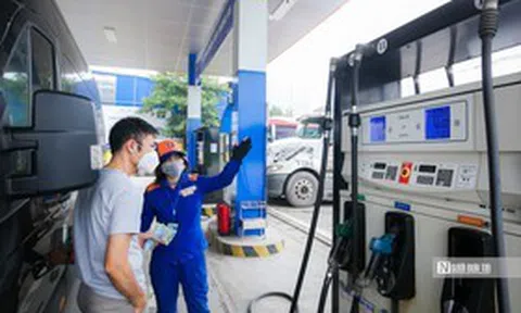 Bộ Tài chính đề xuất giảm một nửa thuế môi trường với xăng, dầu