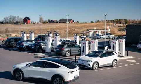 Xe điện cũ lên ngôi khi giá xăng tăng