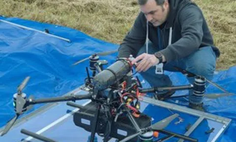 Giải quyết 2 nhược điểm lớn nhất của drone chạy bằng pin lithium