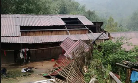 Mưa đá kèm dông lốc, sét làm 4 người chết, tốc mái hơn 6.500 ngôi nhà