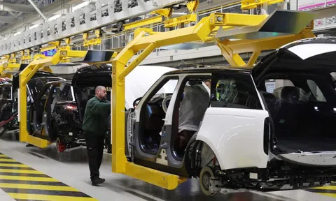 Jaguar Land Rover lại phải tạm dừng nhà máy sản xuất tại Anh