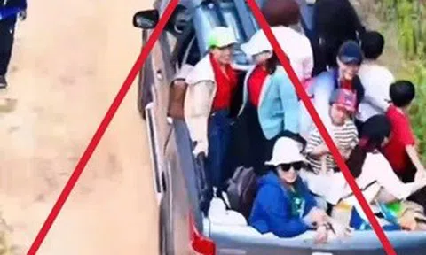 Gia Lai: Xử phạt 2 tài xế chở người trên thùng xe bán tải sau clip lan truyền