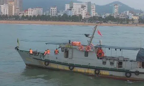 Huy động tàu cá thả lưới tìm nam sinh lớp 12 mất tích trên biển Quy Nhơn