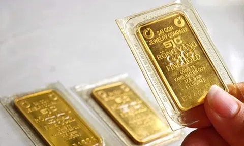 Giá vàng tăng hơn 80% sau một năm