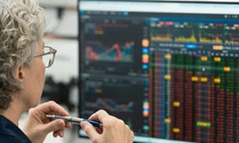 Vì sao chứng khoán vừa tăng gần 80 điểm đã đảo chiều giảm 20 điểm?