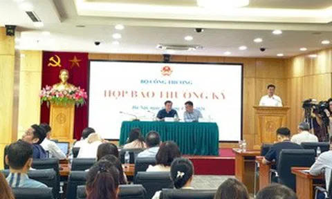 Bộ Công Thương nêu lý do vì sao điều hành giá xăng dầu vào nửa đêm?